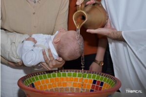Batismo imagem de terço Tropical Fotografias -Paróquia Santo Antonio